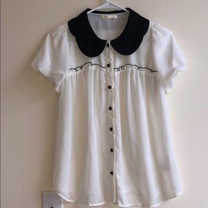 Chiffon blouse with princess sleeves